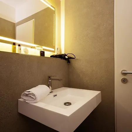 Reckord Hotel 3*